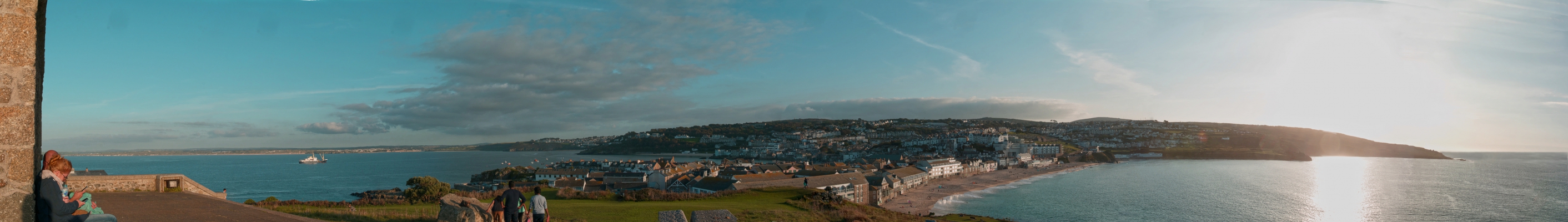 St Ives Panorama from the Island.jpg
