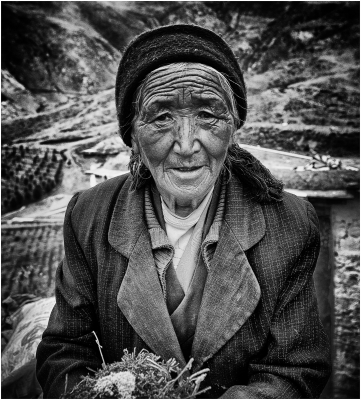 Tibetan Woman.jpg